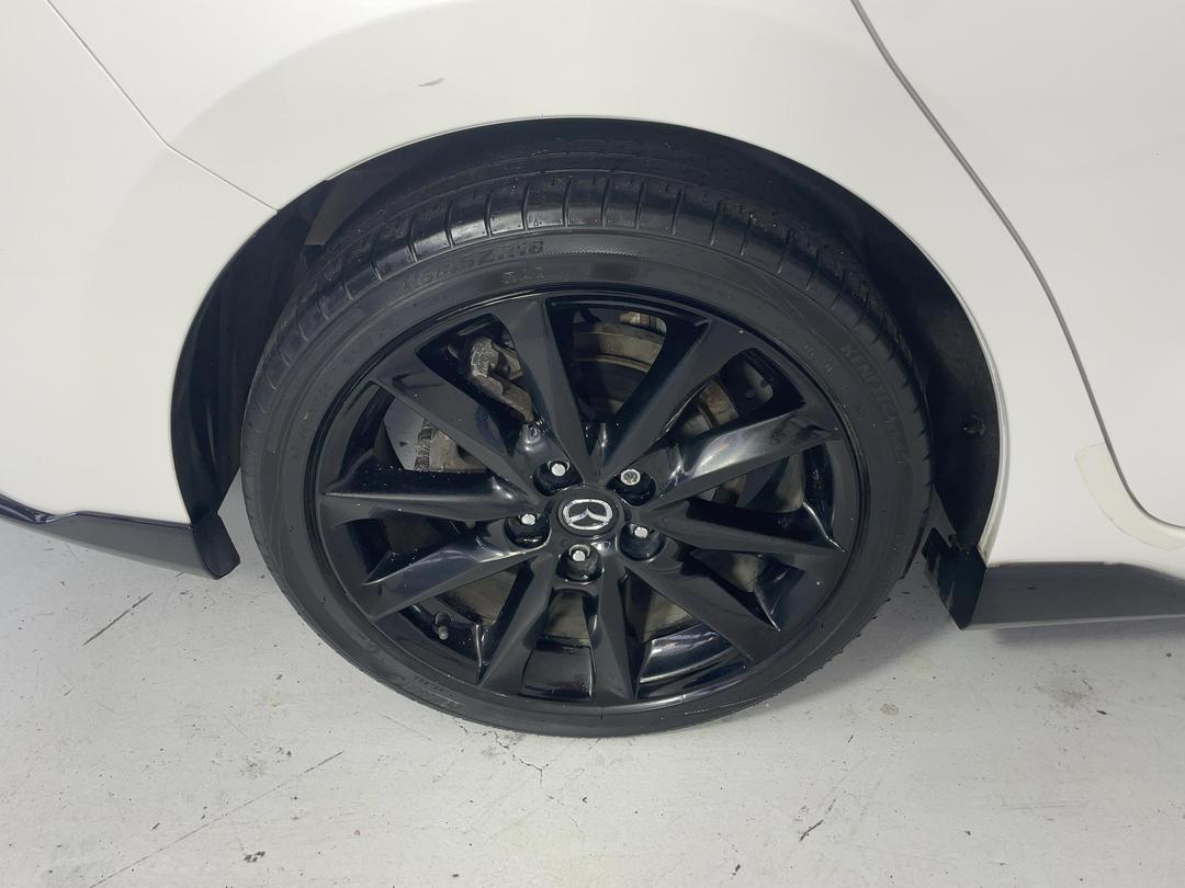 Photo '12' of Mazda 3