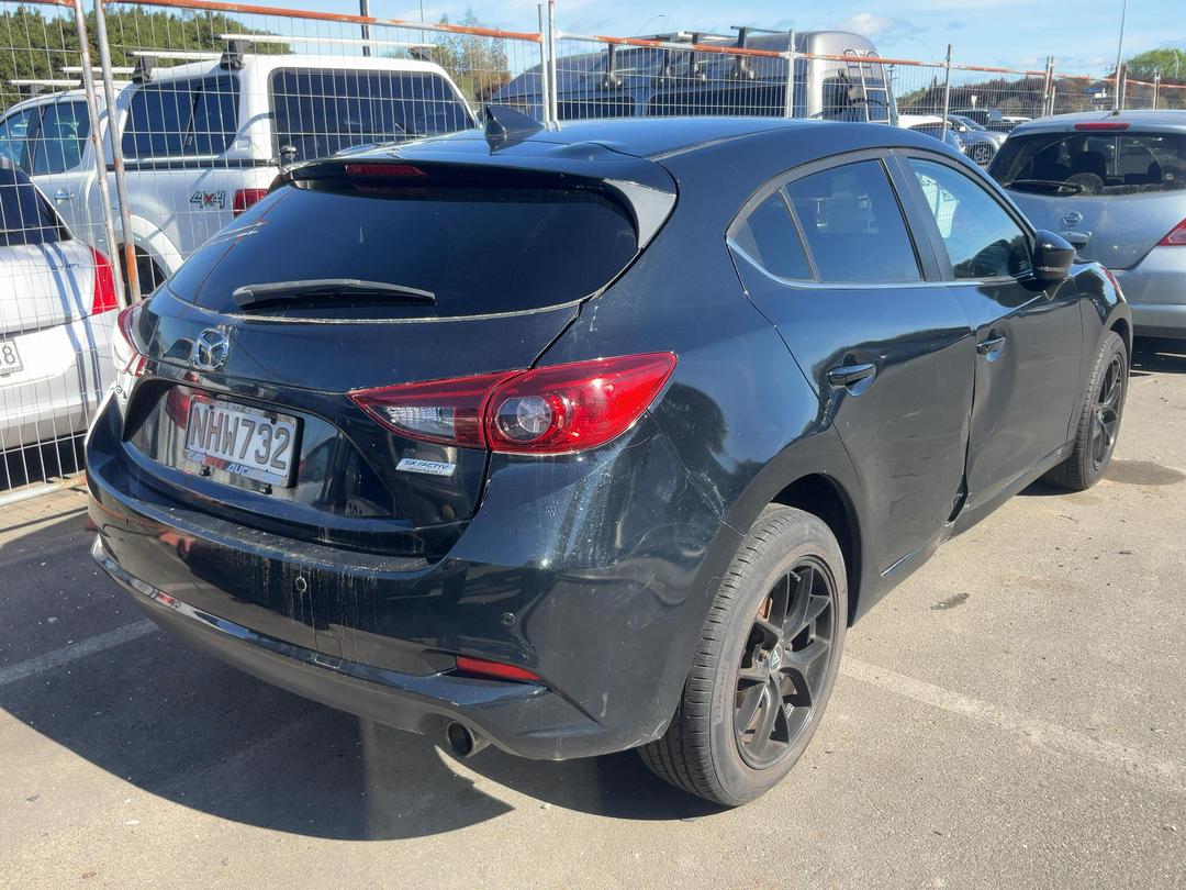 Photo '4' of Mazda Axela Photo '4' of Mazda Axela