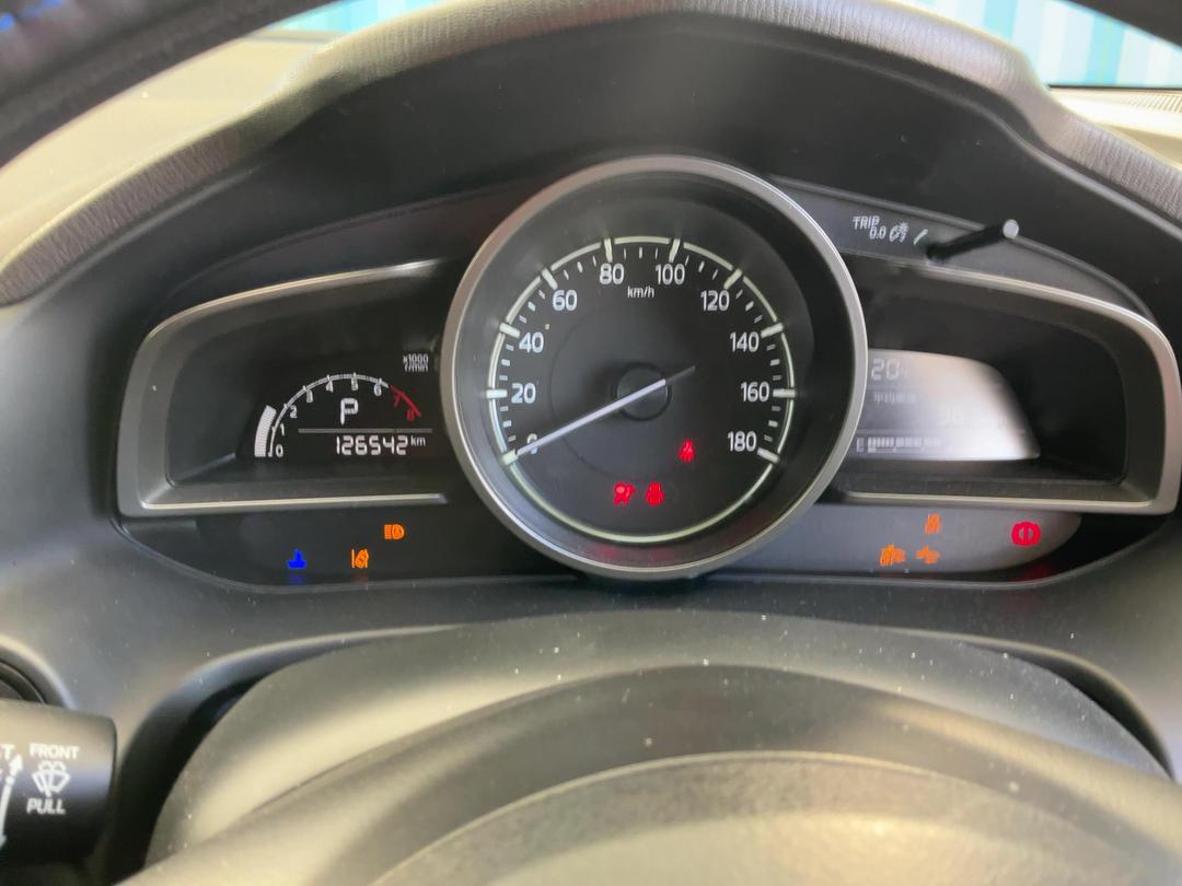 Photo '10' of Mazda Axela