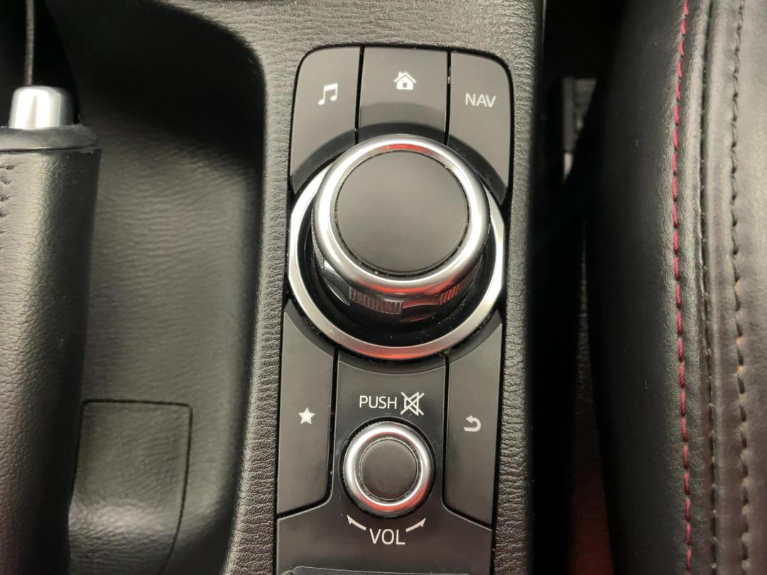 Photo '24' of Mazda CX-3