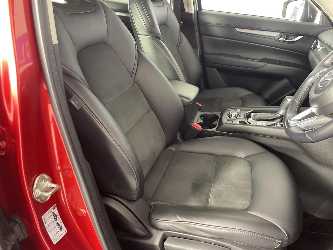 Photo '16' of Mazda CX-5