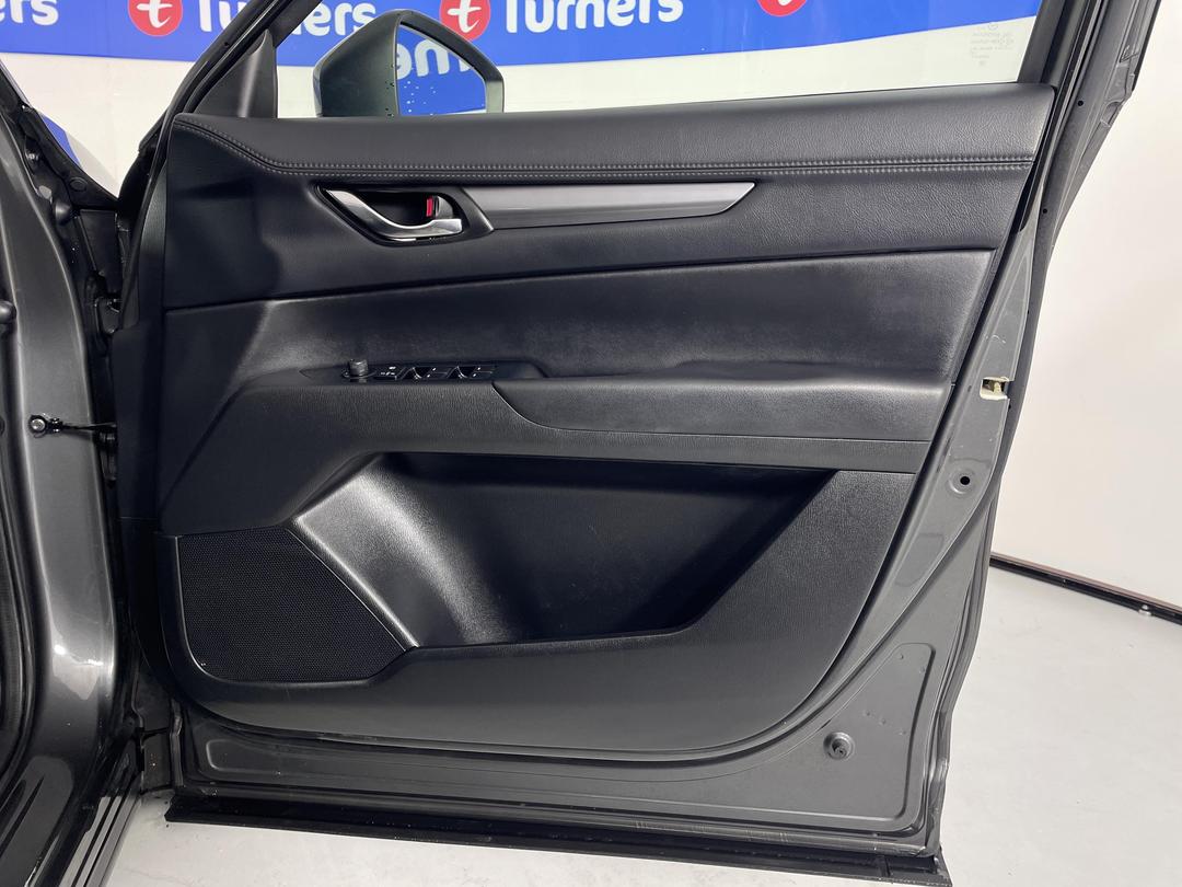 Photo '15' of Mazda CX-5