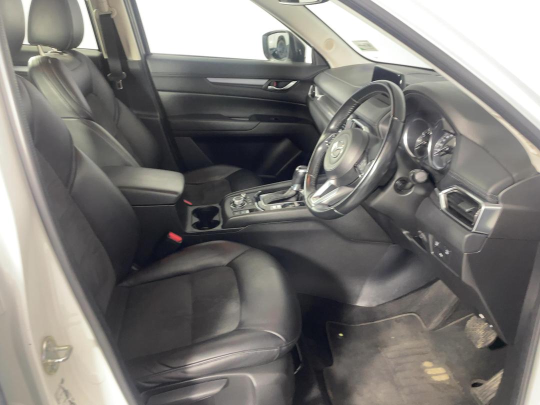 Photo '16' of Mazda CX-5