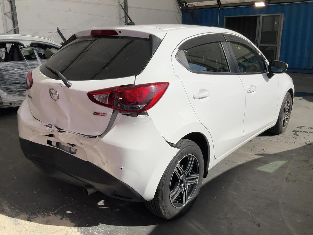 Photo '6' of Mazda Demio