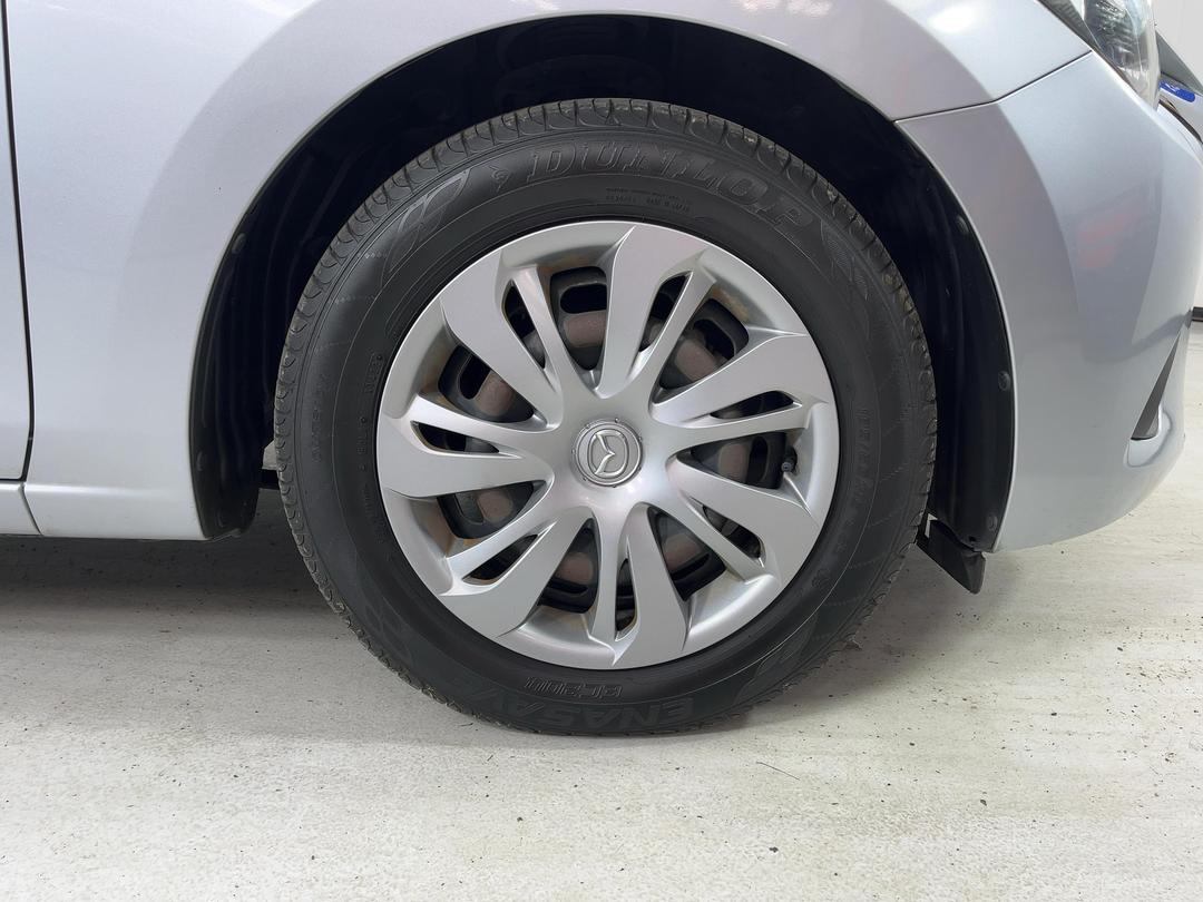 Photo '9' of Mazda Demio