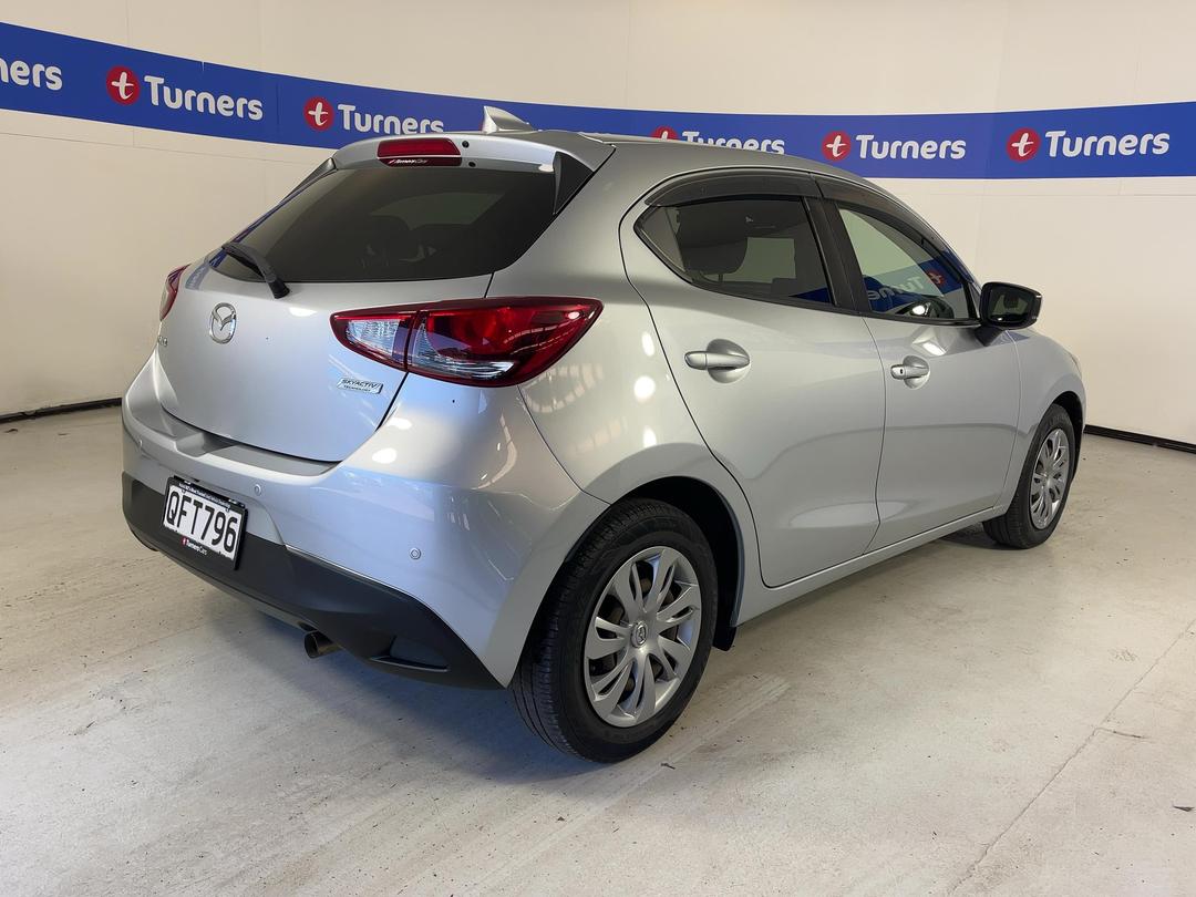 Photo '7' of Mazda Demio