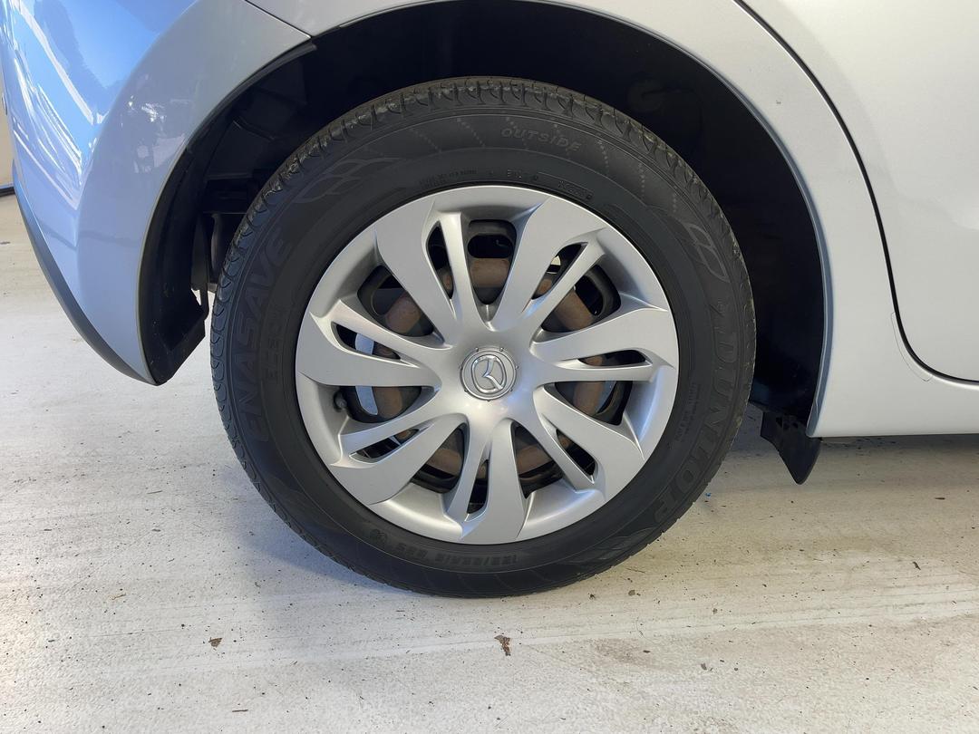 Photo '12' of Mazda Demio