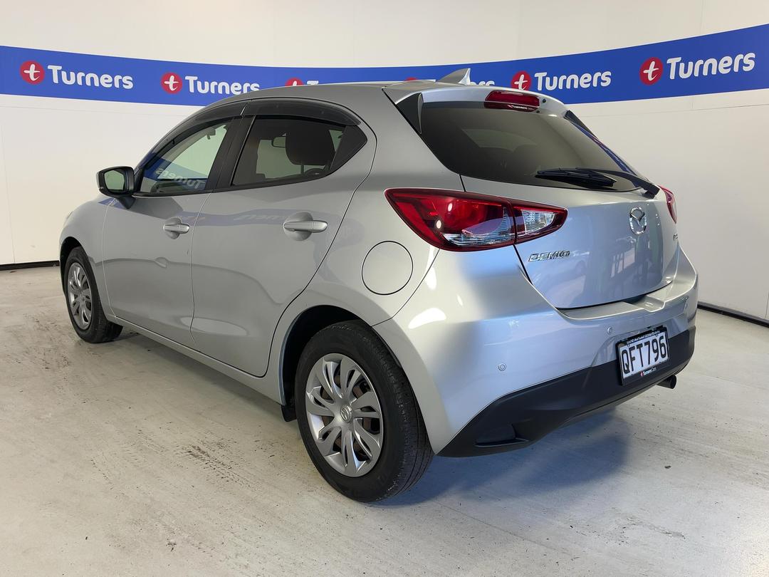 Photo '5' of Mazda Demio