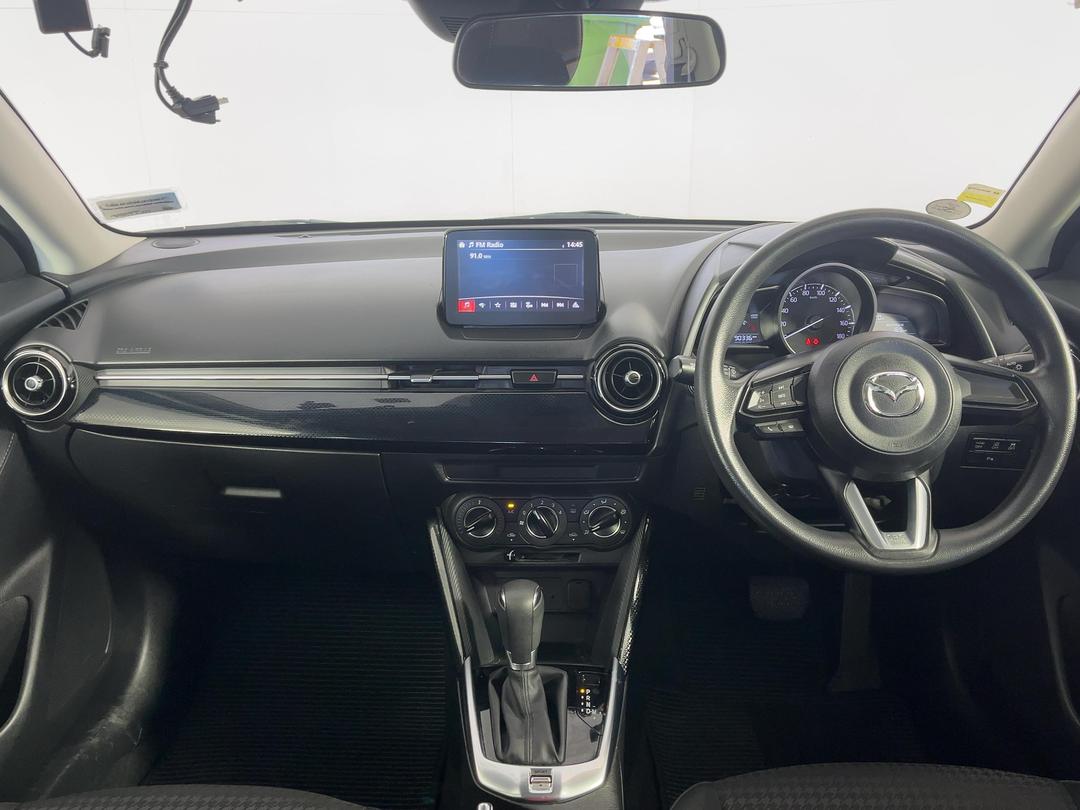 Photo '17' of Mazda Demio