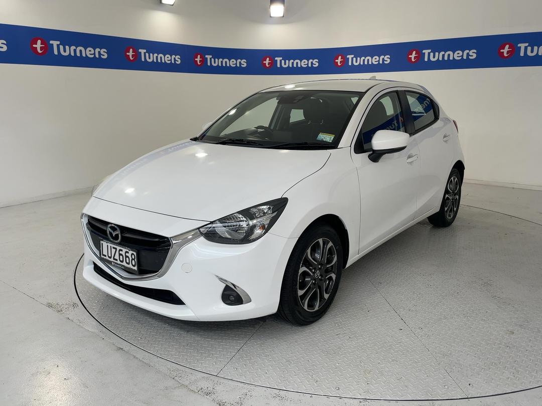 Photo '4' of Mazda Mazda2