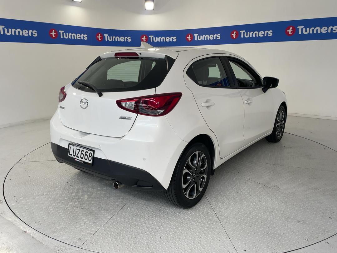 Photo '7' of Mazda Mazda2