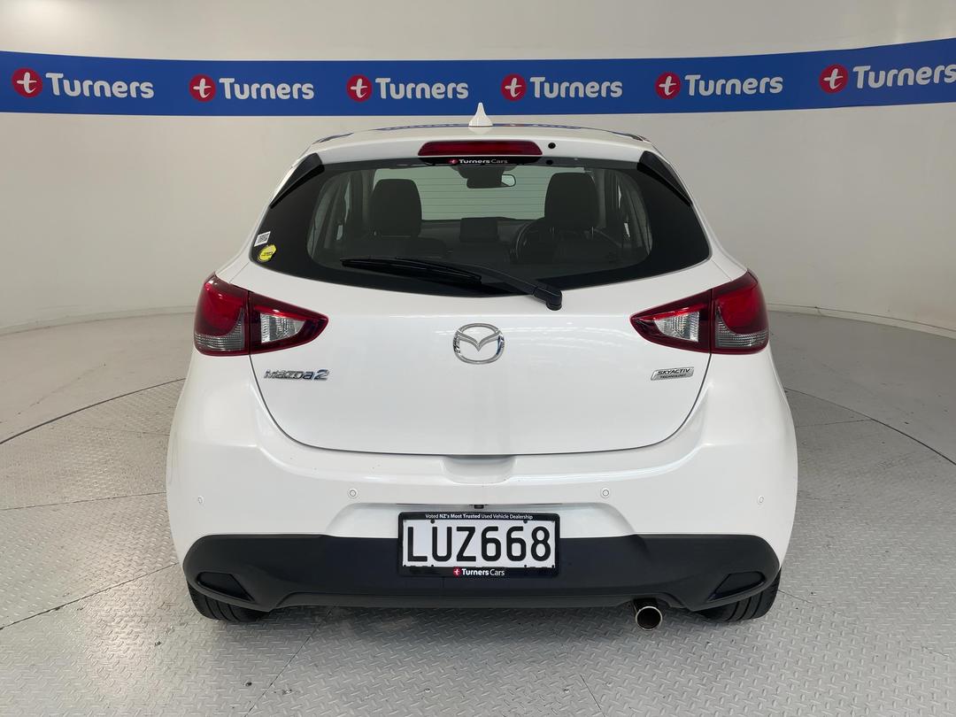 Photo '6' of Mazda Mazda2