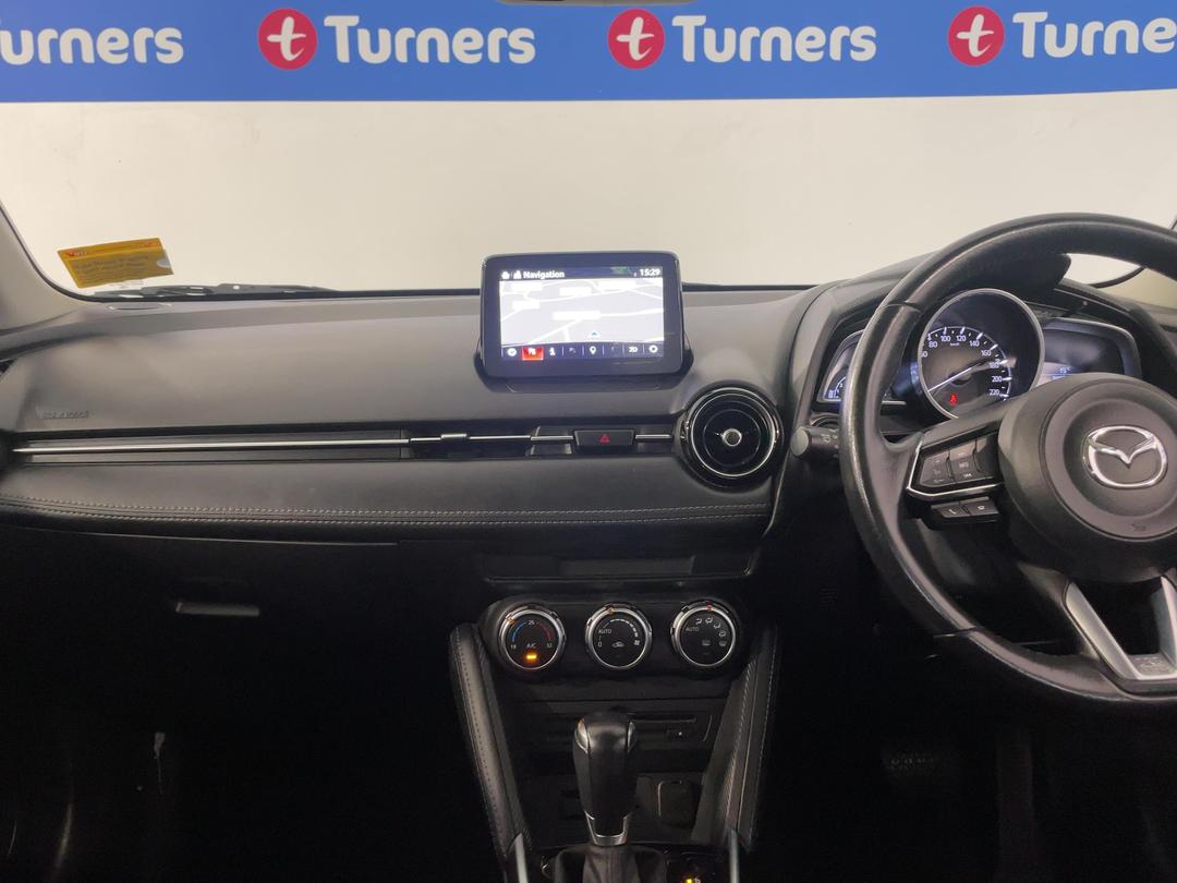 Photo '18' of Mazda Mazda2