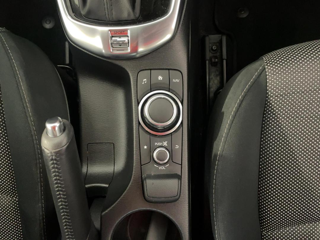 Photo '23' of Mazda Mazda2