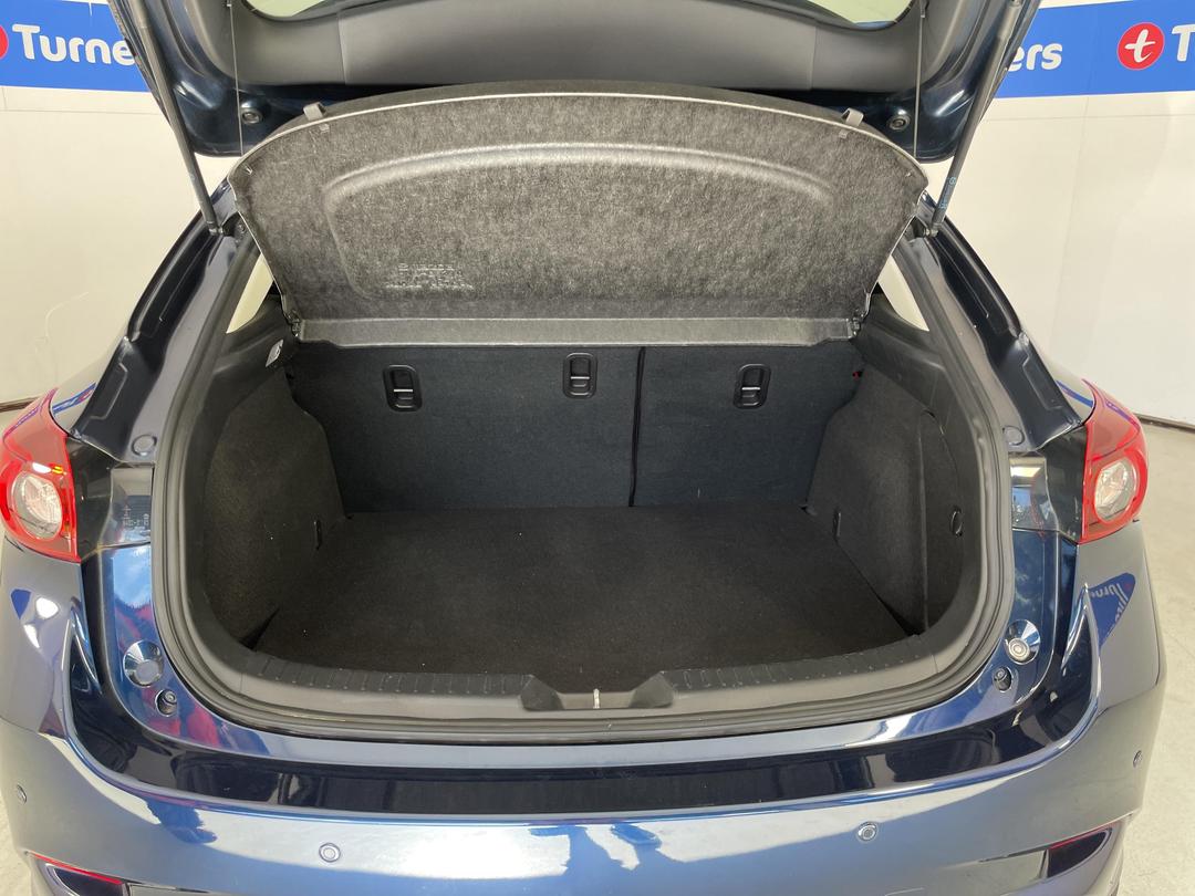 Photo '14' of Mazda Mazda3