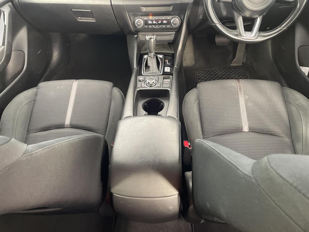 Photo '18' of Mazda Mazda3