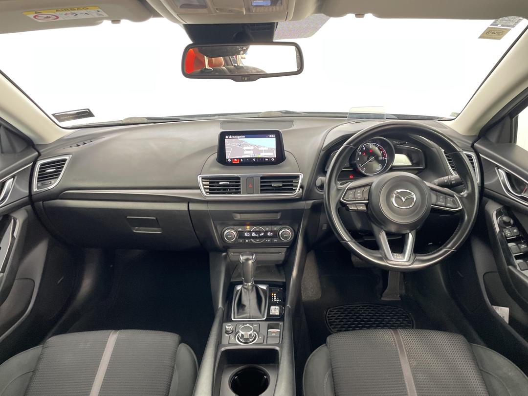 Photo '17' of Mazda Mazda3