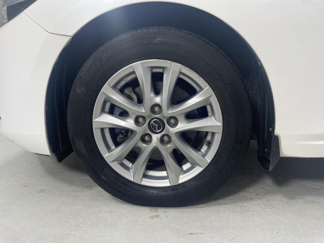 Photo '10' of Mazda Mazda3