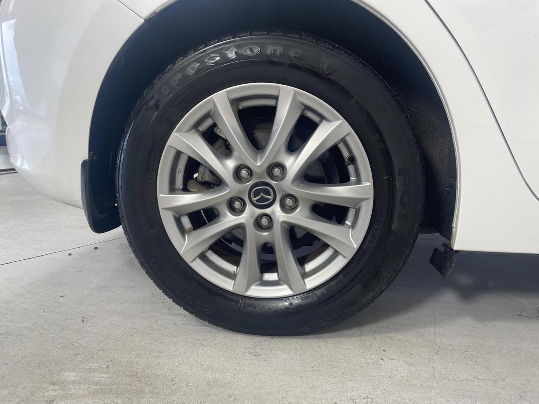 Photo '12' of Mazda Mazda3