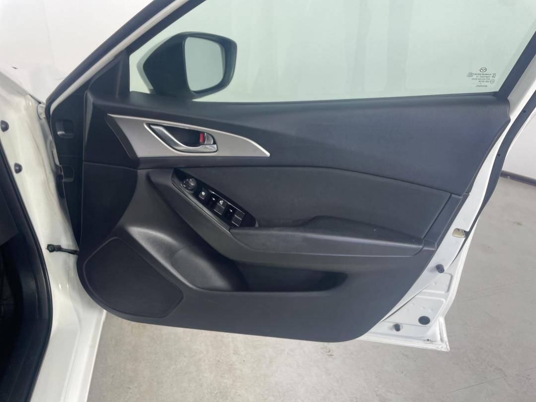 Photo '15' of Mazda Mazda3