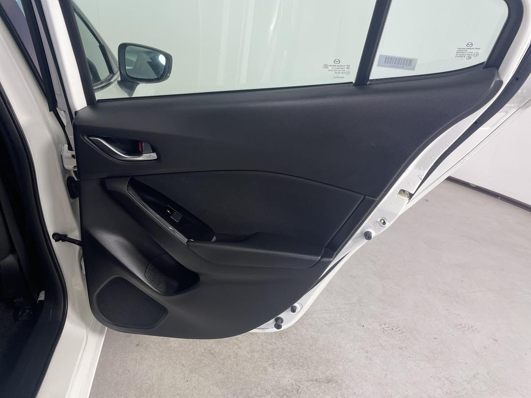 Photo '19' of Mazda Mazda3