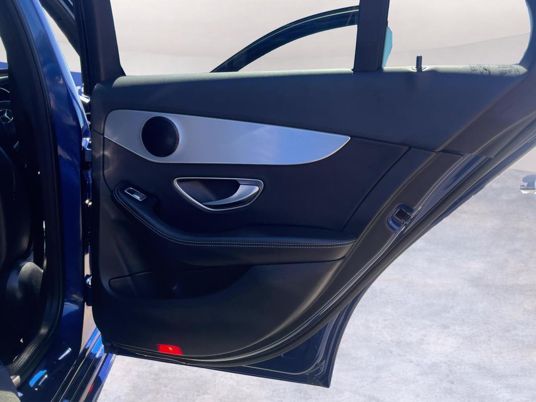 Photo '19' of Mercedes-Benz C200