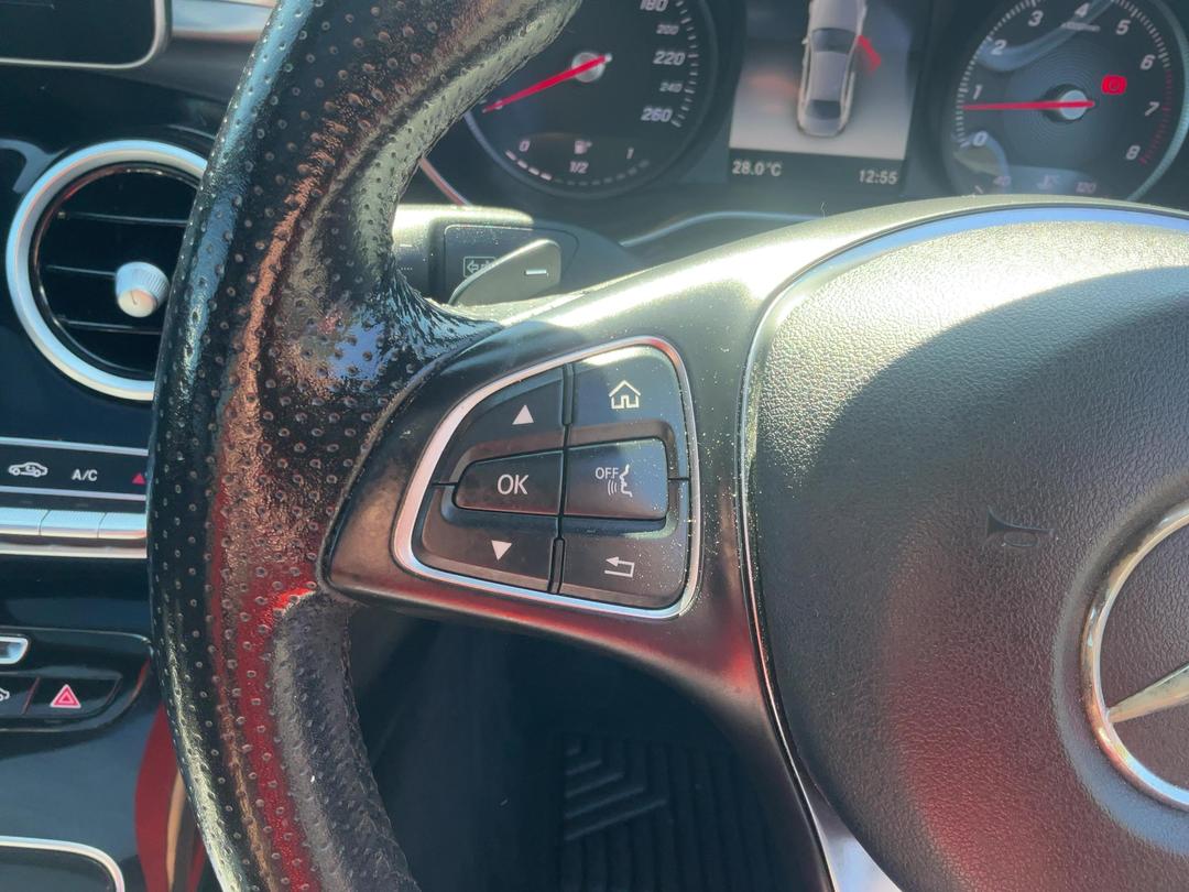 Photo '27' of Mercedes-Benz C200