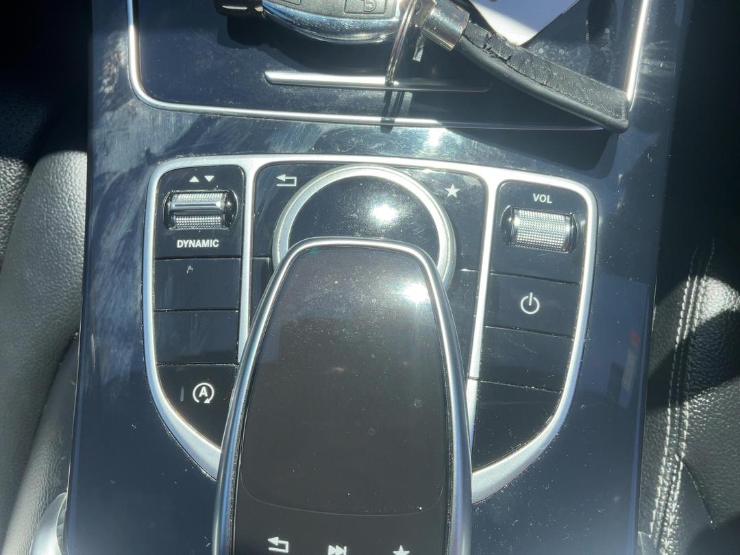 Photo '29' of Mercedes-Benz C200