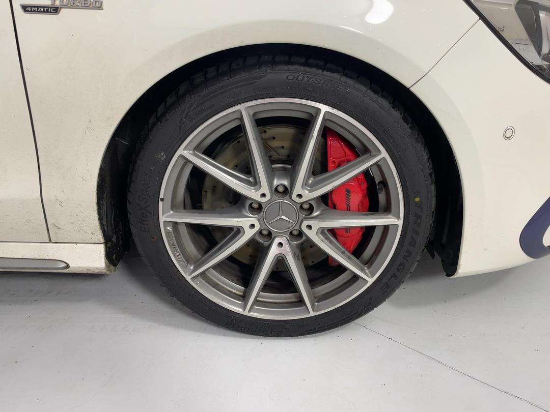 Photo '9' of Mercedes-Benz CLA45