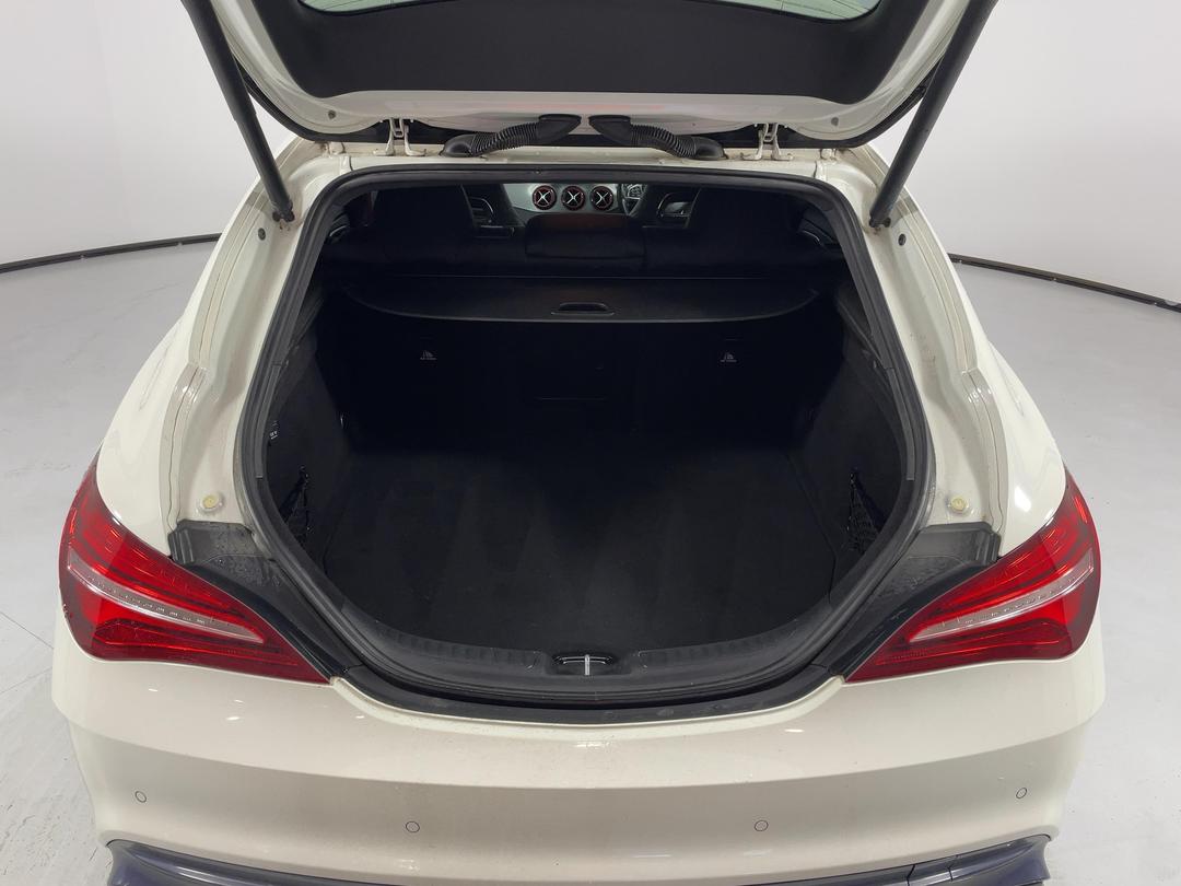 Photo '14' of Mercedes-Benz CLA45