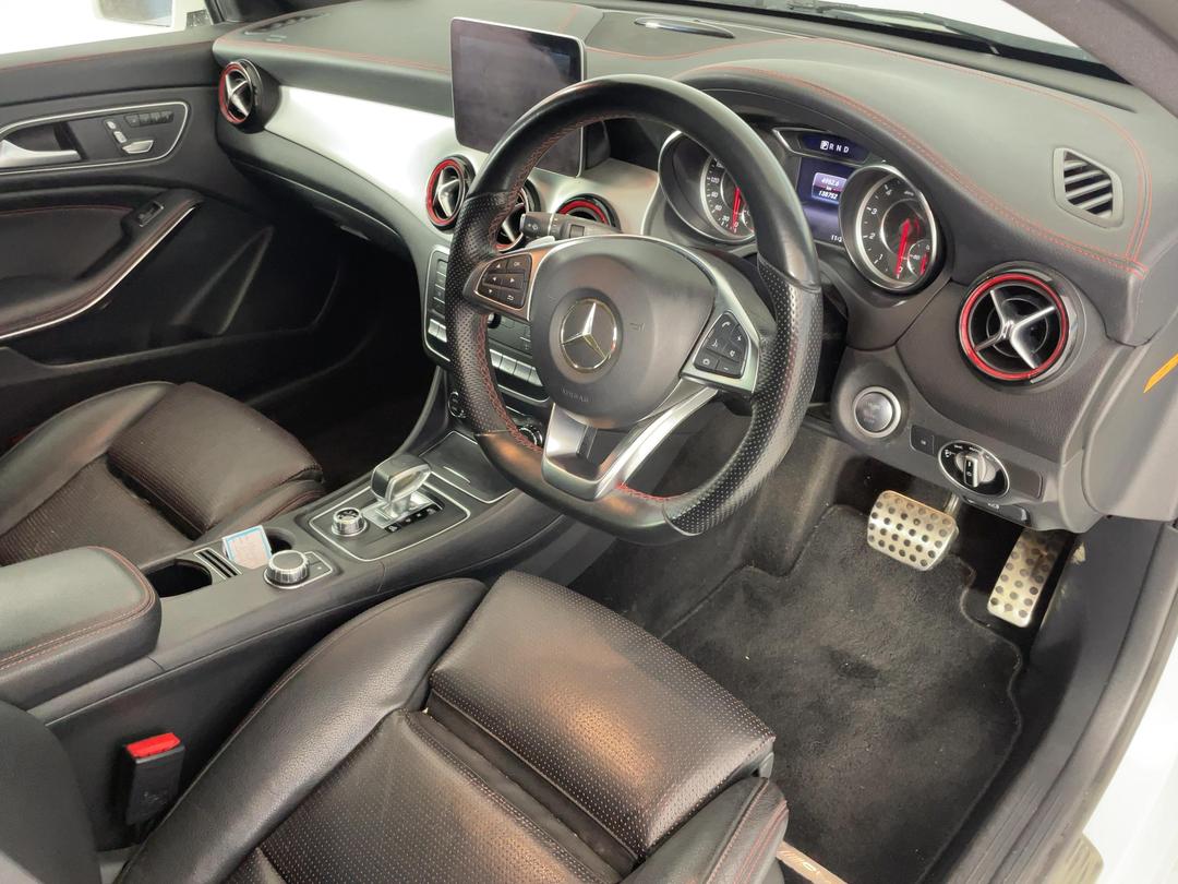 Photo '16' of Mercedes-Benz CLA45