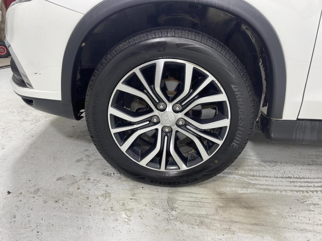 Photo '10' of Mitsubishi ASX