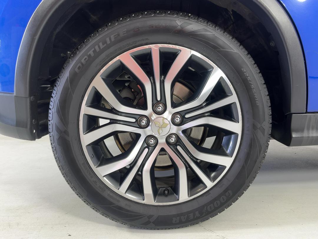 Photo '12' of Mitsubishi ASX