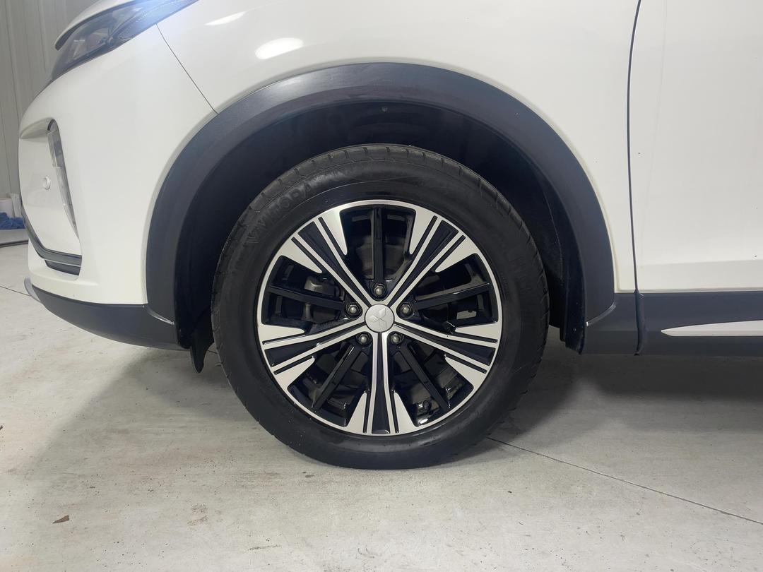Photo '10' of Mitsubishi Eclipse Cross