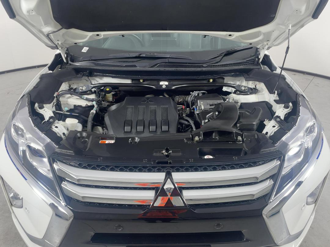 Photo '13' of Mitsubishi Eclipse Cross