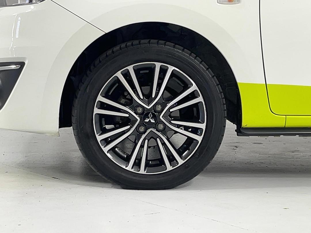 Photo '10' of Mitsubishi Mirage