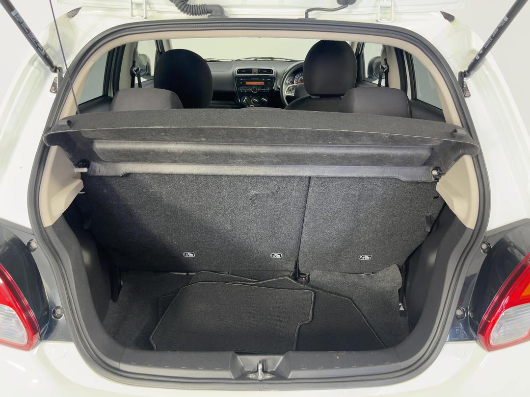 Photo '14' of Mitsubishi Mirage