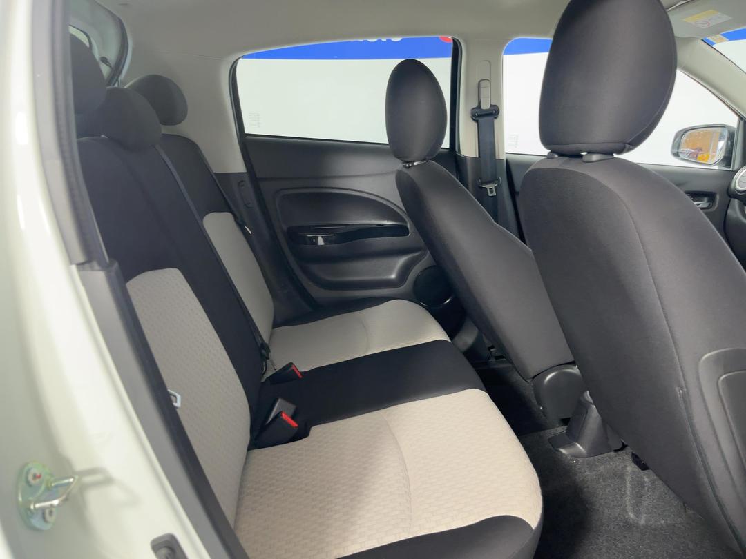 Photo '20' of Mitsubishi Mirage