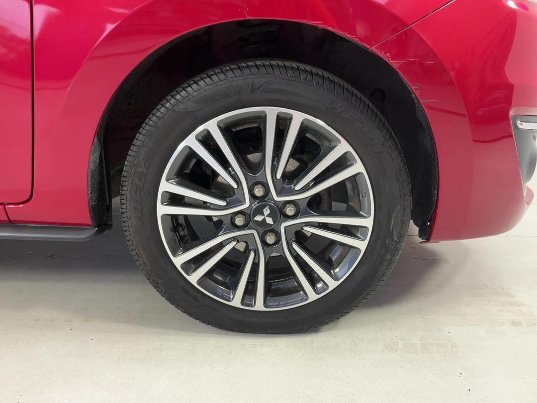 Photo '9' of Mitsubishi Mirage