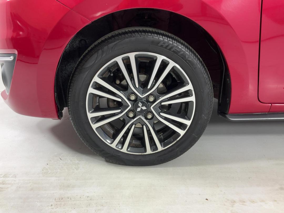 Photo '10' of Mitsubishi Mirage