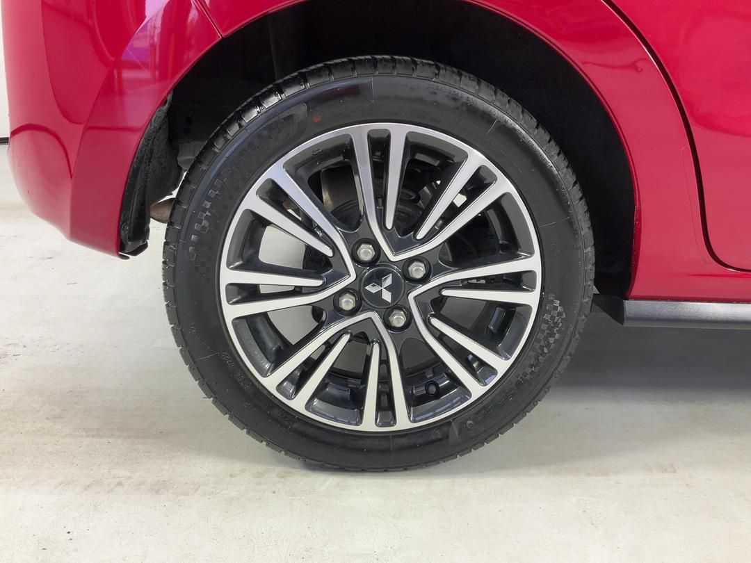Photo '12' of Mitsubishi Mirage