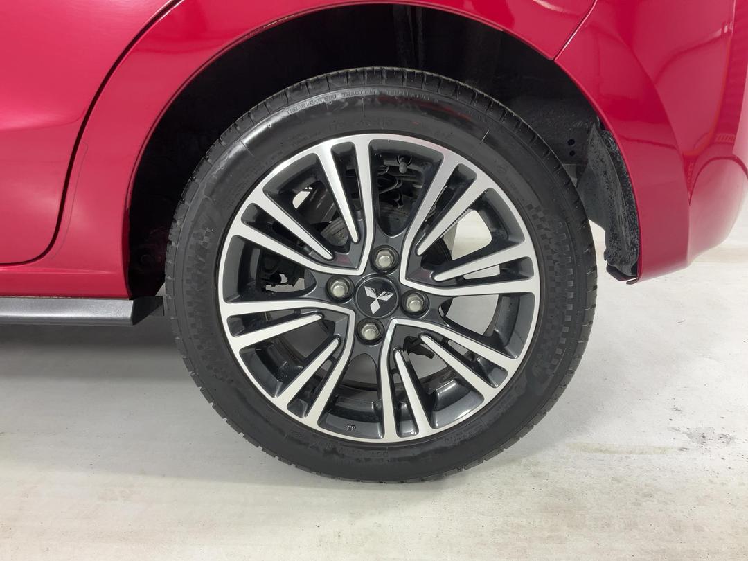 Photo '11' of Mitsubishi Mirage