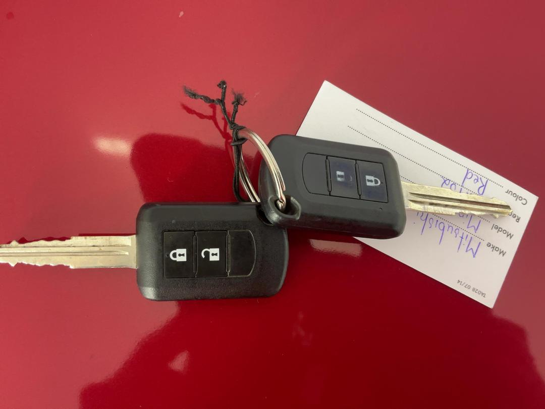 Photo '22' of Mitsubishi Mirage