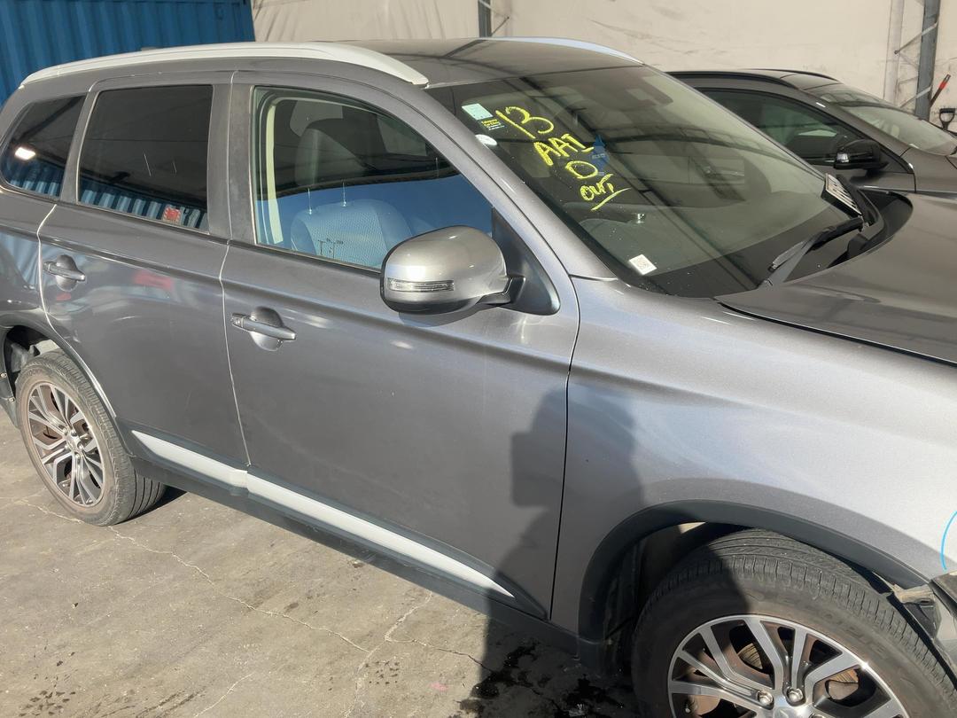 Photo '3' of Mitsubishi Outlander XLS Photo '3' of Mitsubishi Outlander XLS