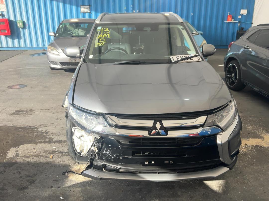 Photo '4' of Mitsubishi Outlander XLS Photo '4' of Mitsubishi Outlander XLS