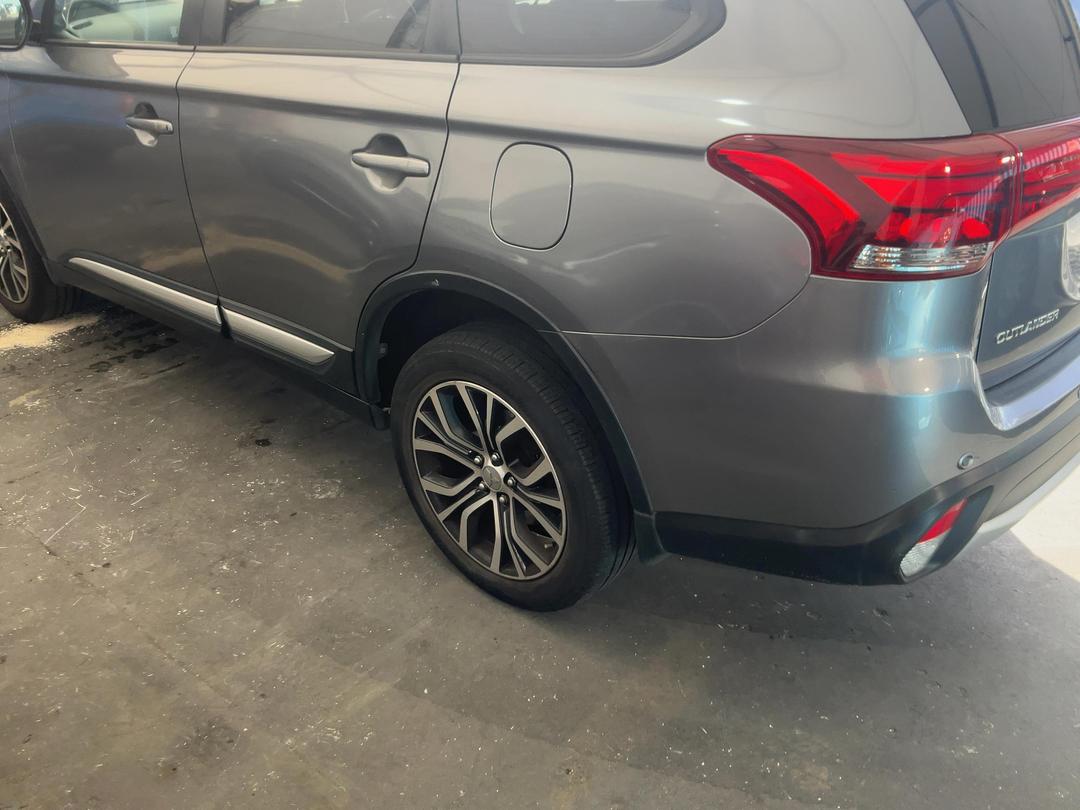 Photo '10' of Mitsubishi Outlander XLS Photo '10' of Mitsubishi Outlander XLS