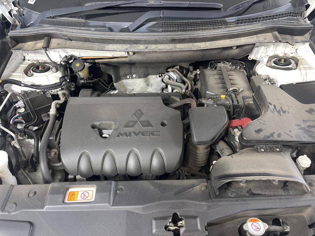 Photo '11' of Mitsubishi Outlander LS