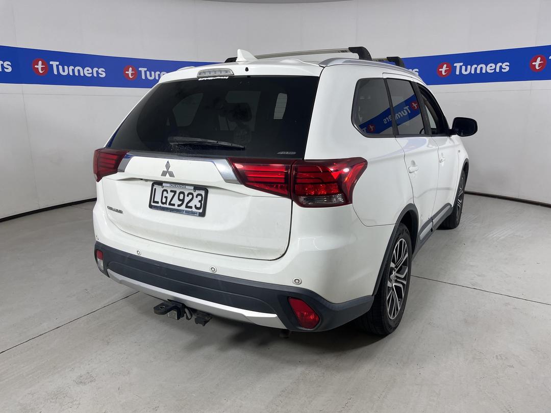 Photo '6' of Mitsubishi Outlander LS