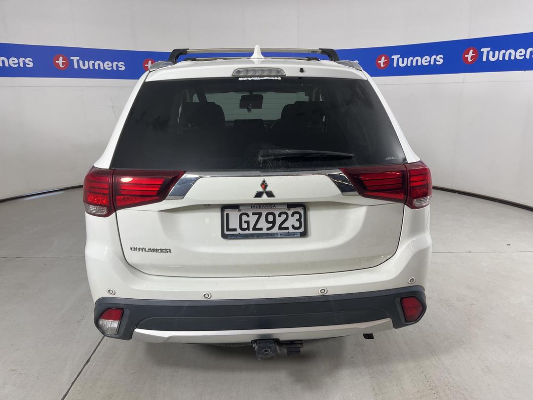 Photo '5' of Mitsubishi Outlander LS