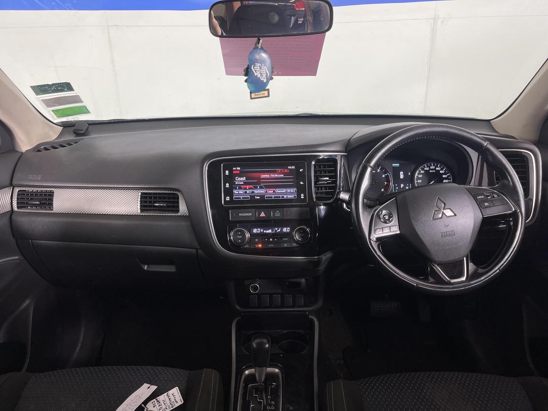 Photo '15' of Mitsubishi Outlander LS